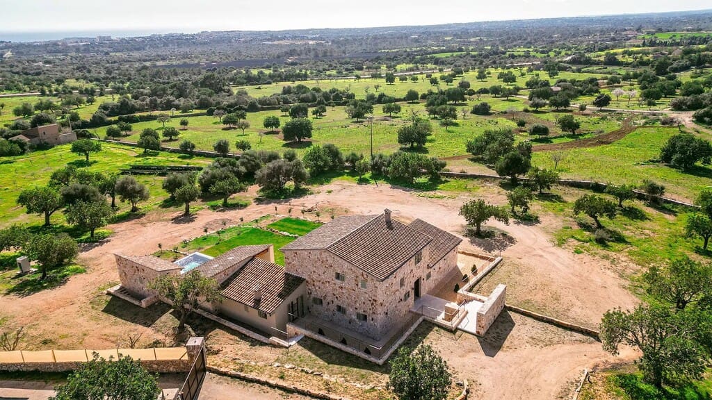 4 bedroom Finca/Country House for sale in Sant Llorenc des Cardassar with pool - € 2,810,000 (Ref: 10031577)