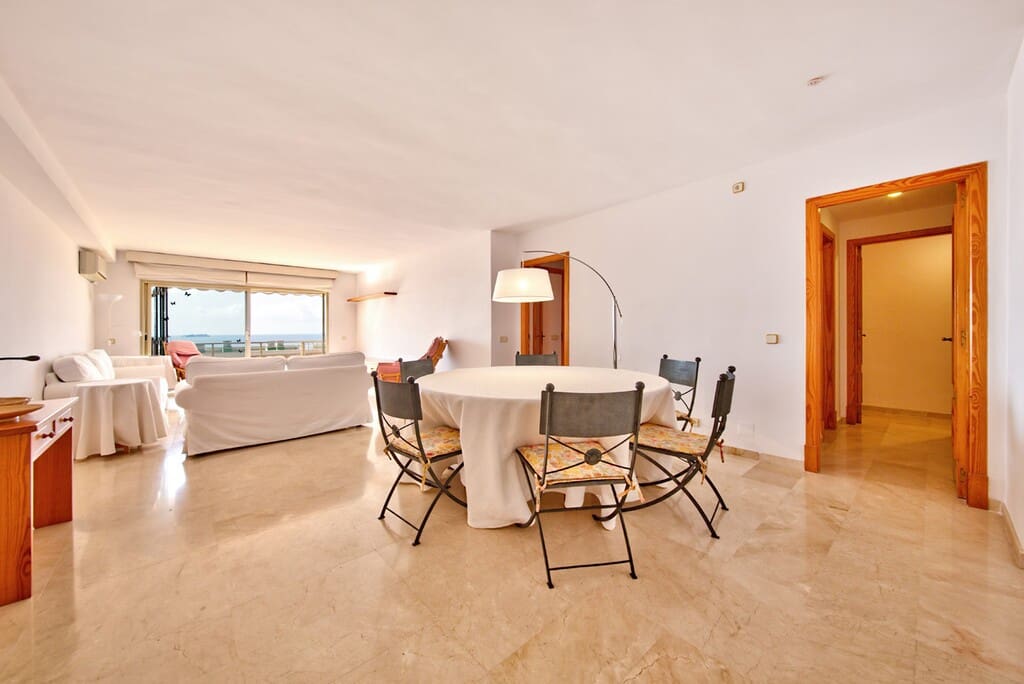 3 quarto Apartamento para arrendar em Puerto Portals com piscina garagem - 3 500 € (Ref: 10037086)