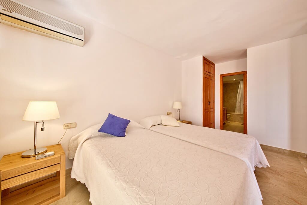 3 quarto Apartamento para arrendar em Puerto Portals com piscina garagem - 3 500 € (Ref: 10037086)