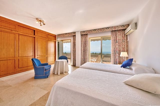 Apartamento de 3 habitaciones en Puerto Portals, Calvià en alquiler con piscina garaje - 3.500 € (Ref: 10037086)