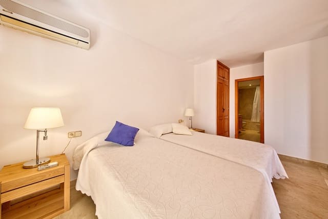Apartamento de 3 habitaciones en Puerto Portals, Calvià en alquiler con piscina garaje - 3.500 € (Ref: 10037086)