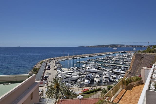Apartamento de 3 habitaciones en Puerto Portals, Calvià en alquiler con piscina garaje - 3.500 € (Ref: 10037086)