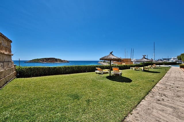 Apartamento de 3 habitaciones en Puerto Portals, Calvià en alquiler con piscina garaje - 3.500 € (Ref: 10037086)