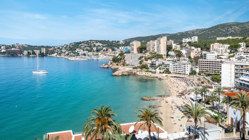 2 bedroom Penthouse for sale in Cala Mayor with pool - € 1,795,000 (Ref: 10054824)
