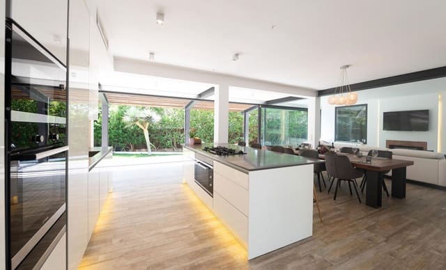 4 soveværelse Villa til leje i Portals Nous, Calvià med swimmingpool garage - € 12.000 (Ref: 10075403)