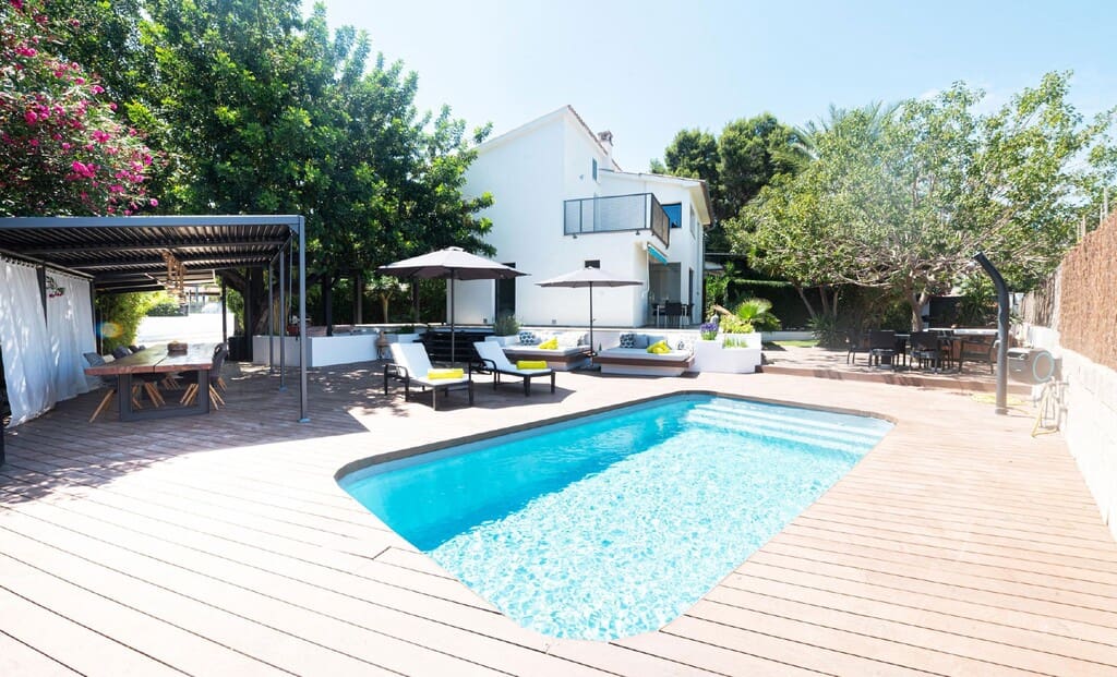 4 bedroom Villa for rent in Portals Nous with pool garage - € 12,000 (Ref: 10075403)