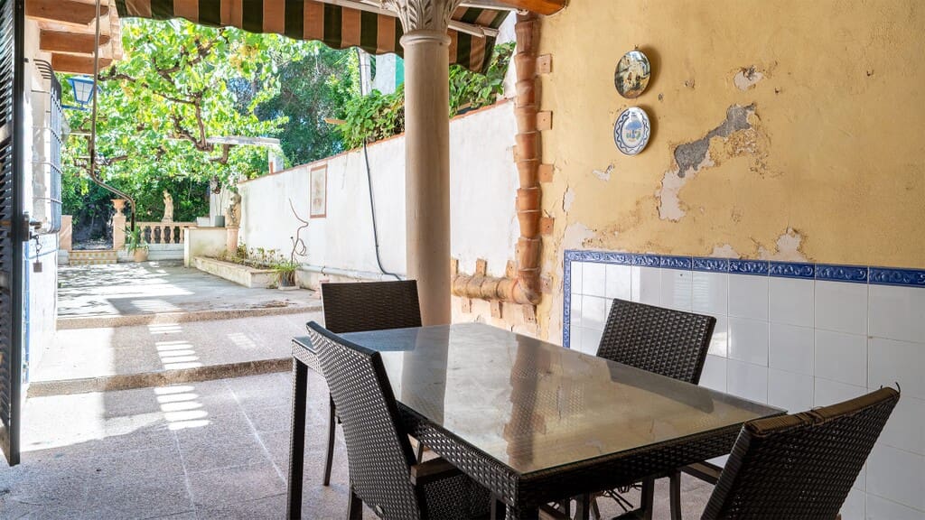 2 bedroom Townhouse for sale in Sant Joan with garage - € 450,000 (Ref: 10075404)
