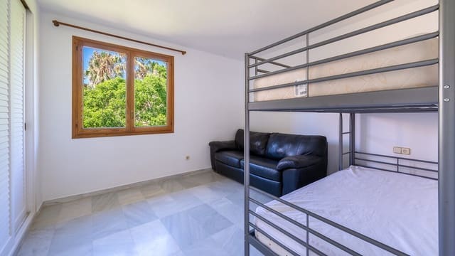 2 makuuhuone Kattohuoneisto vuokrattavana paikassa Santa Ponsa, Calvià mukana uima-altaan - 3 500 € (Ref: 10085654)