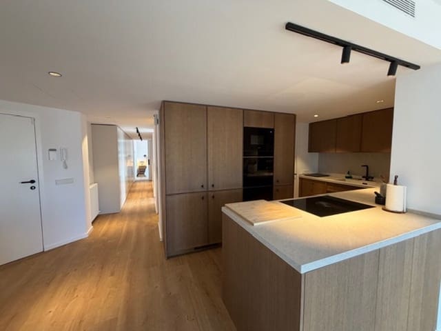 3 sovrum Lägenhet att hyra i Santa Catalina, Palma de Mallorca med garage - 4 300 € (Ref: 10099765)