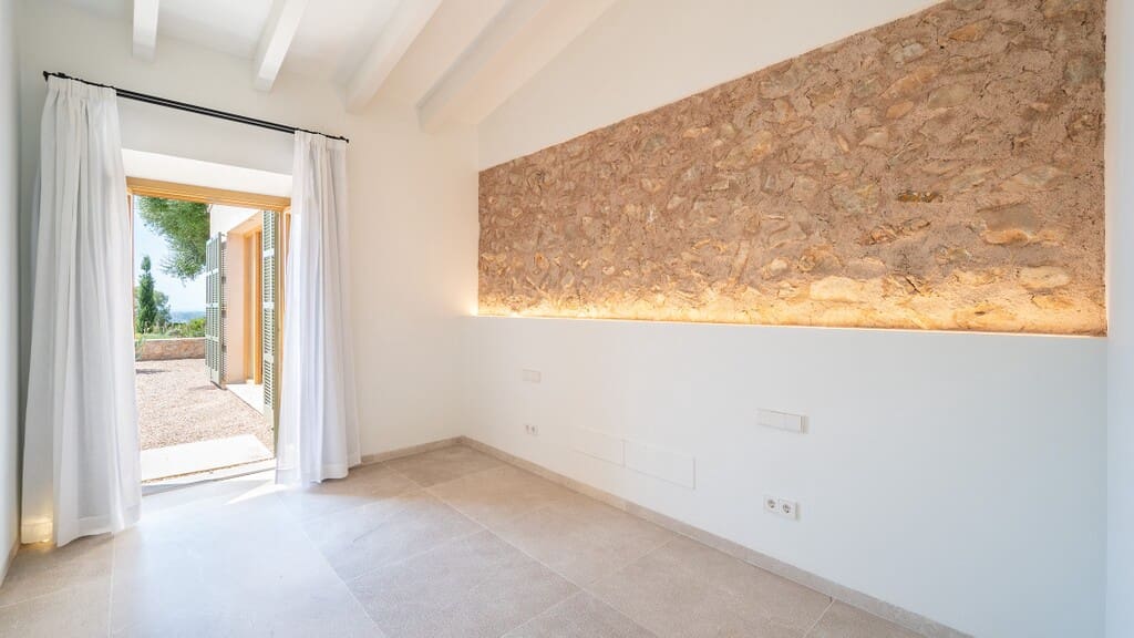 3 bedroom Finca/Country House for sale in Sant Llorenc des Cardassar - € 5,850,000 (Ref: 10128182)