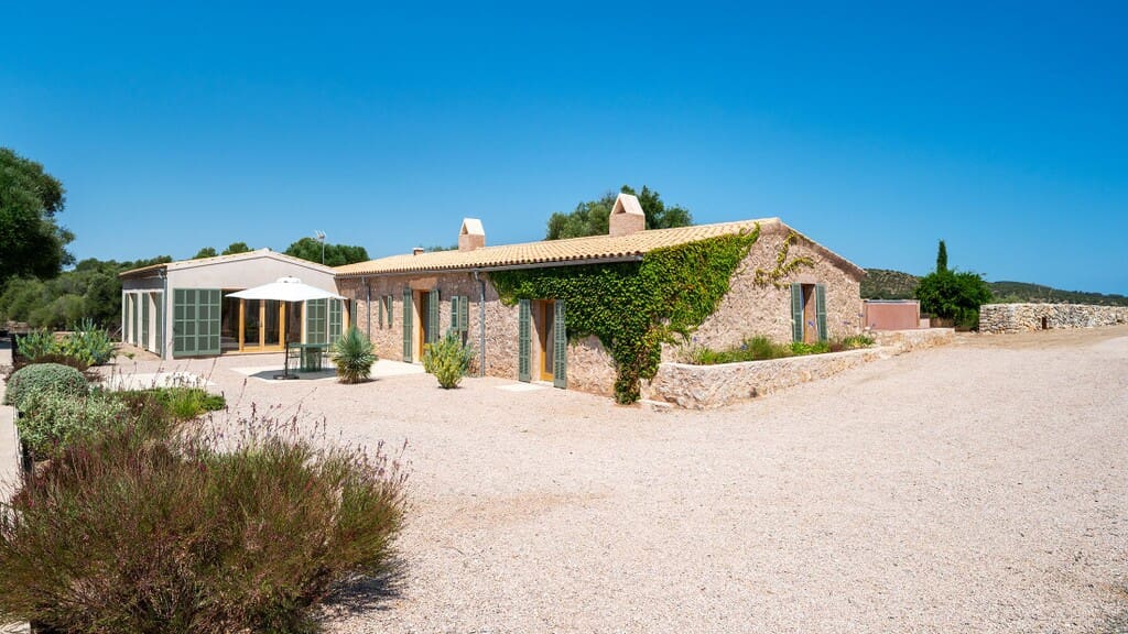 3 bedroom Finca/Country House for sale in Sant Llorenc des Cardassar - € 5,850,000 (Ref: 10128182)