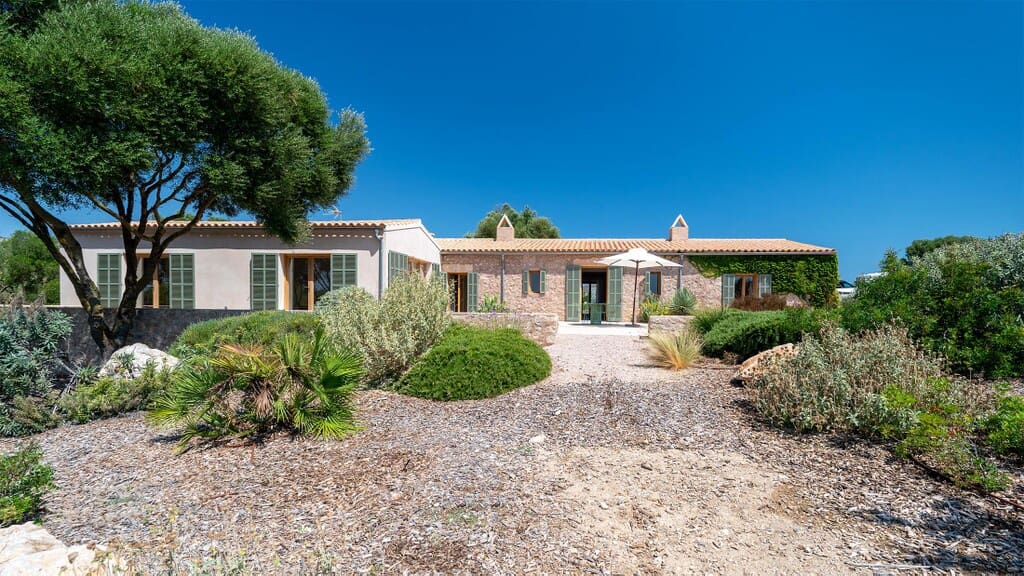3 bedroom Finca/Country House for sale in Sant Llorenc des Cardassar - € 5,850,000 (Ref: 10128182)
