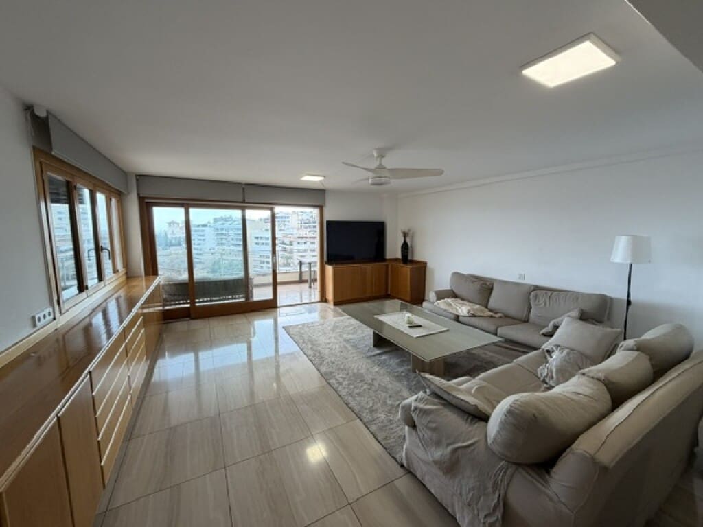 Appartement de 4 chambres à louer à Palma de Mallorca avec garage - 2 500 € (Ref: 10161108)
