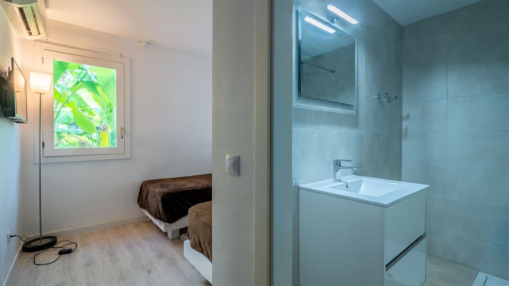 2 bedroom Apartment for sale in Puerto Portals with pool - € 1,680,000 (Ref: 7371579)