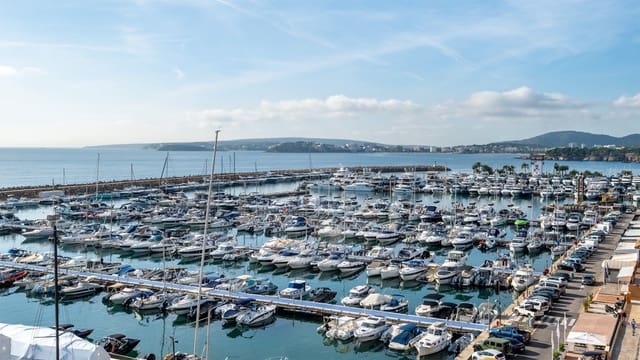 2 soverom Leilighet til salgs i Puerto Portals, Calvià med svømmebasseng - € 1 680 000 (Ref: 7371579)