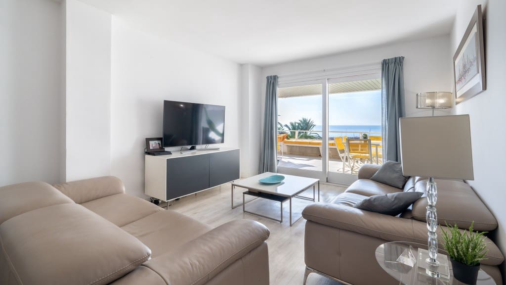 2 bedroom Apartment for sale in Puerto Portals with pool - € 1,680,000 (Ref: 7371579)