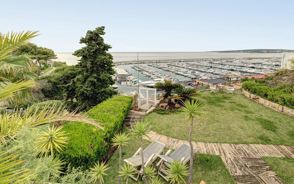 2 bedroom Apartment for sale in Puerto Portals with pool - € 1,680,000 (Ref: 7371579)