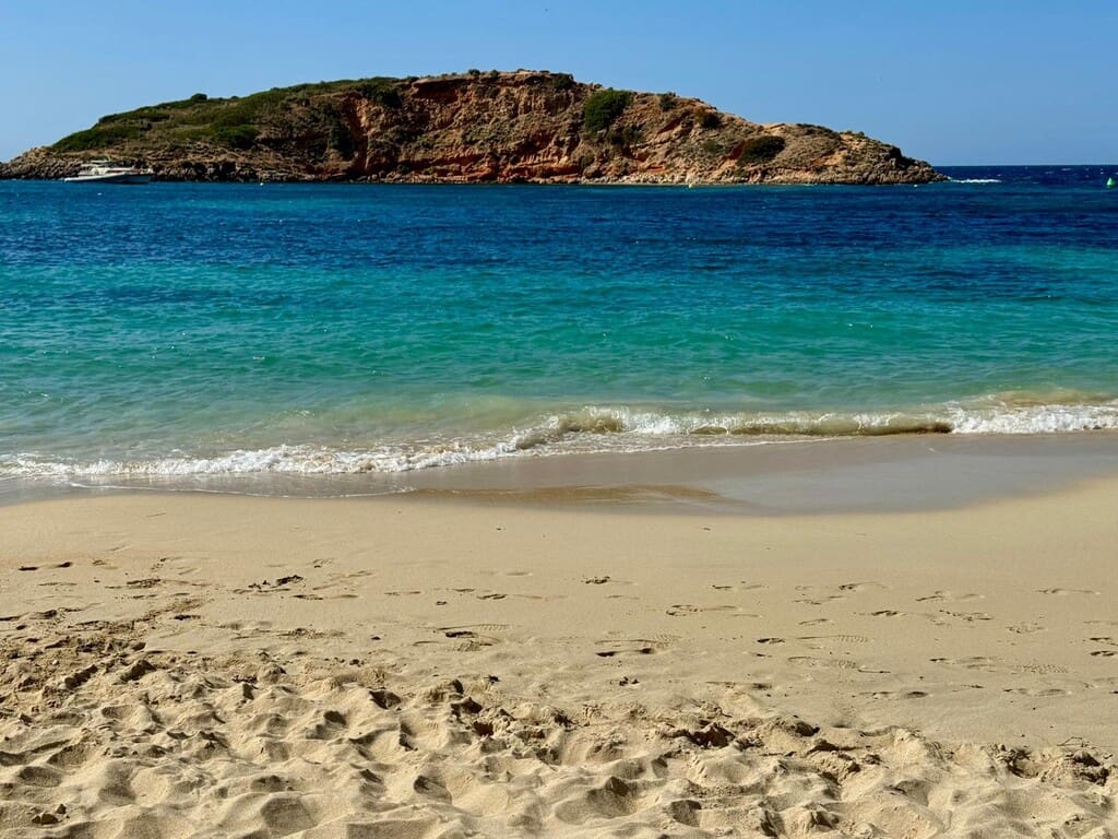 2 bedroom Apartment for sale in Puerto Portals with pool - € 1,680,000 (Ref: 7371579)