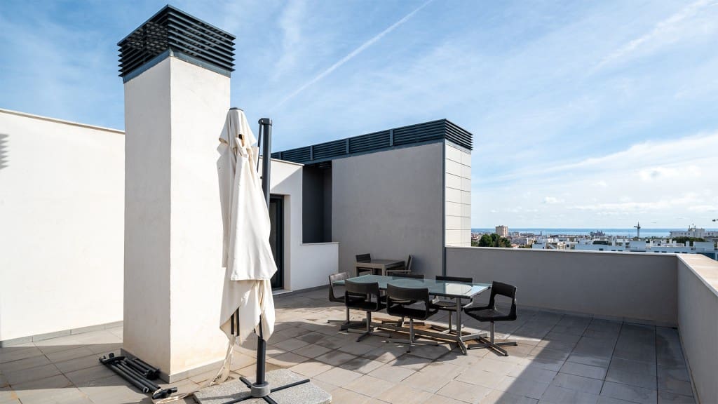 4 bedroom Penthouse for rent in Palma de Mallorca with pool garage - € 3,200 (Ref: 7371623)
