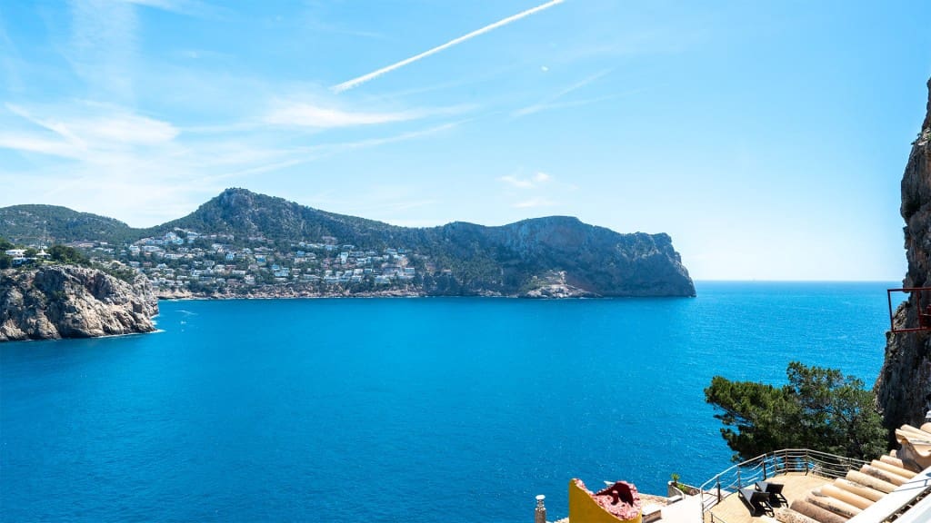 Commercial for sale in Puerto de Andratx - € 2,640,000 (Ref: 7371698)