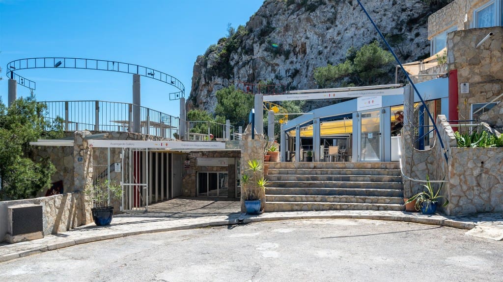 Commercial for sale in Puerto de Andratx - € 2,640,000 (Ref: 7371698)