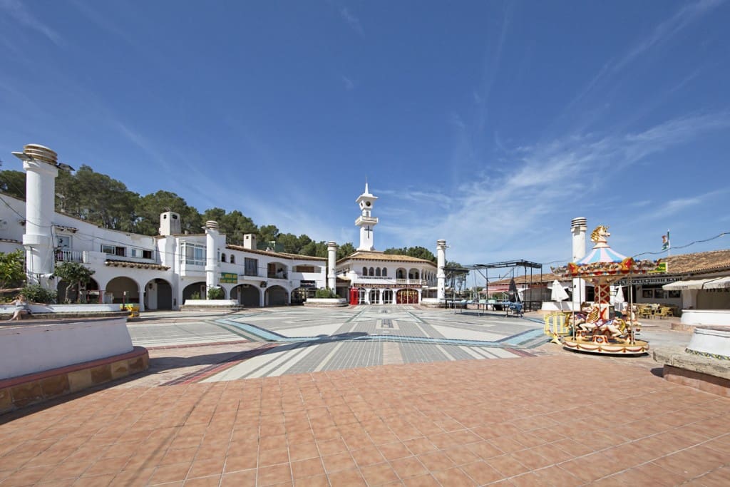 Commercial for sale in Santa Ponsa - € 120,000 (Ref: 7371738)