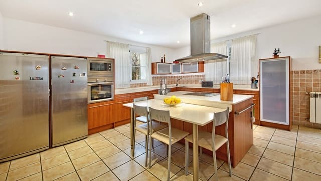 5 slaapkamer Villa te koop in Santa Ponsa, Calvià met zwembad - € 2.520.000 (Ref: 7371765)