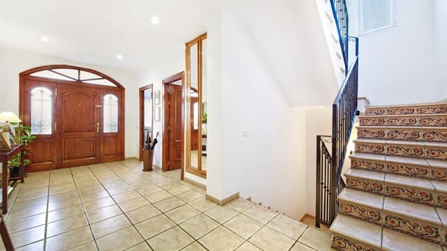 5 slaapkamer Villa te koop in Santa Ponsa, Calvià met zwembad - € 2.520.000 (Ref: 7371765)