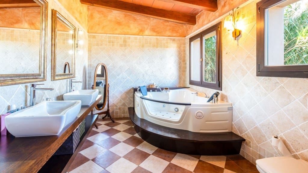 5 chambre Finca/Maison de Campagne à vendre à Bunyola avec piscine - 1 300 000 € (Ref: 7371864)