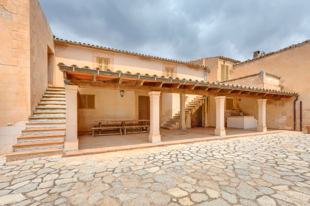 5 sovrum Finca/Hus på landet till salu i Llucmajor med pool - 5 300 000 € (Ref: 7371900)