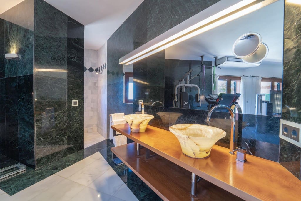 5 sypialnia Willa na sprzedaż w Establiments - 4 700 000 € (Ref: 7371940)