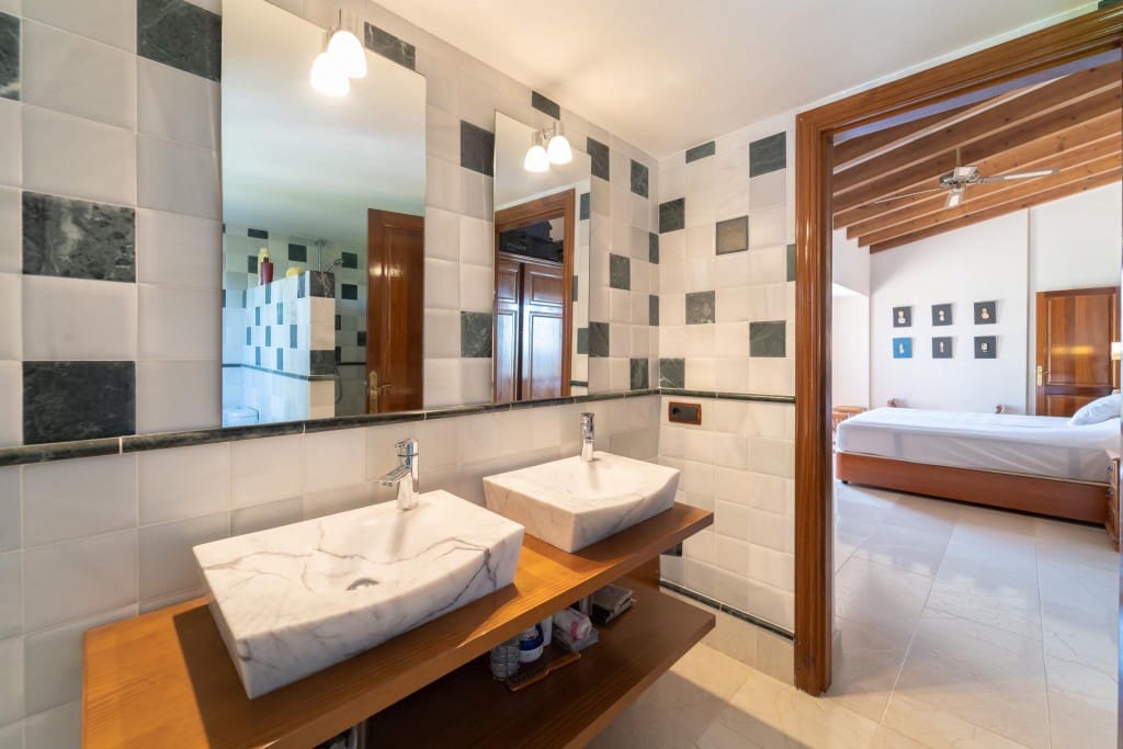 5 sypialnia Willa na sprzedaż w Establiments - 4 700 000 € (Ref: 7371940)