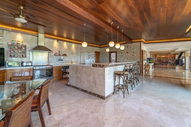 5 slaapkamer Villa te koop in Establiments, Palma de Mallorca - € 4.700.000 (Ref: 7371940)