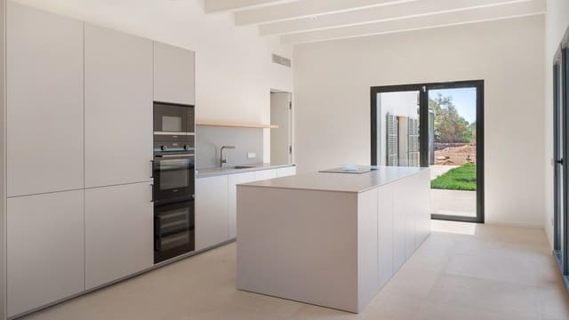 3 slaapkamer Finca/Landhuis te koop in Llucmajor met zwembad - € 3.950.000 (Ref: 8523237)