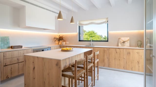 Chalet de 4 habitaciones en Selva en venta con piscina - 4.950.000 € (Ref: 8523242)