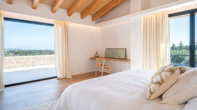 Chalet de 4 habitaciones en Selva en venta con piscina - 4.950.000 € (Ref: 8523242)