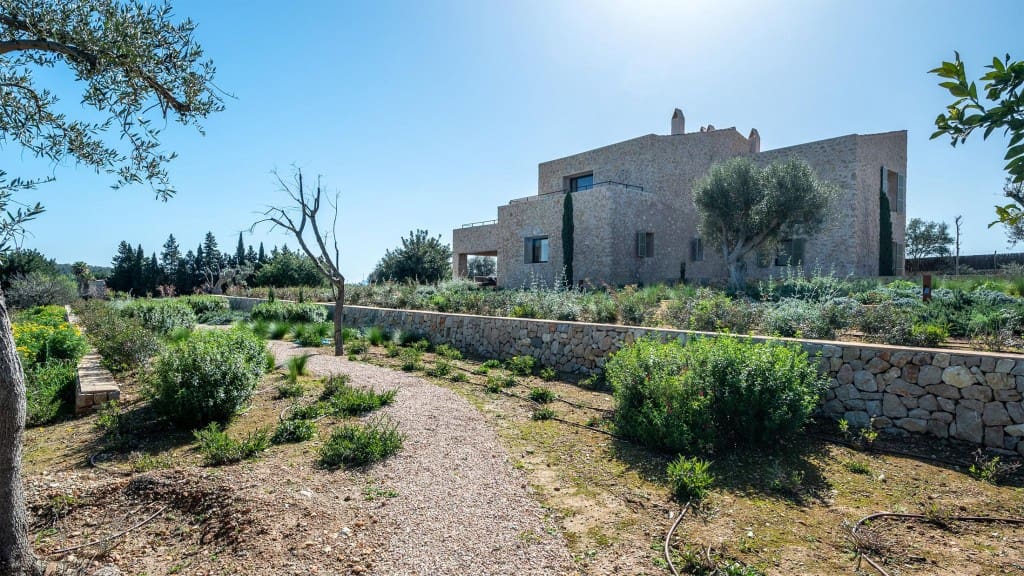 4 soveværelse Villa til salg i Selva med swimmingpool - € 4.950.000 (Ref: 8523242)