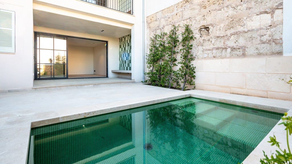 3 soveværelse Byhus til salg i Palma de Mallorca med swimmingpool - € 1.990.000 (Ref: 8523247)