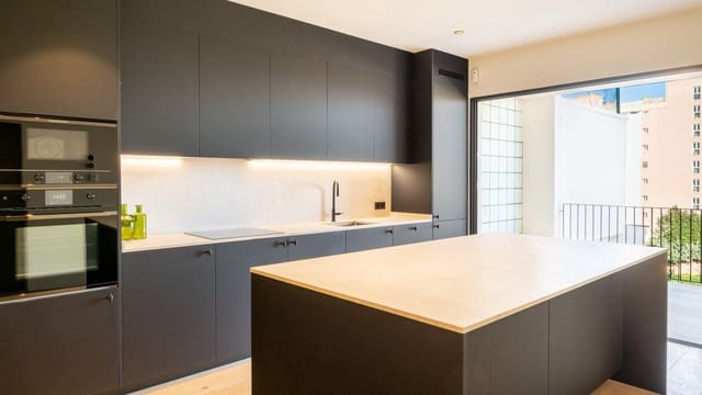 3 soveværelse Byhus til salg i El Terreno, Palma de Mallorca med swimmingpool - € 1.990.000 (Ref: 8523247)