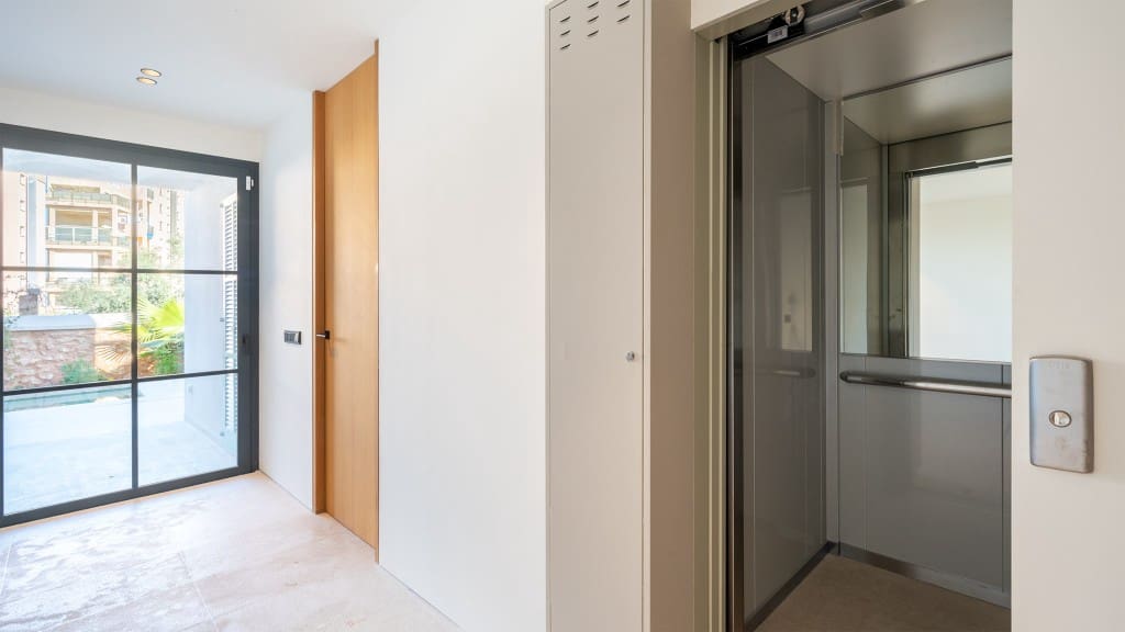 3 soveværelse Byhus til salg i Palma de Mallorca med swimmingpool - € 1.990.000 (Ref: 8523247)