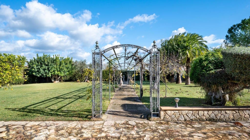 10 sovrum Villa till salu i Santa Maria del Cami med pool - 8 975 000 € (Ref: 8523271)