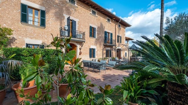 Chalet de 10 habitaciones en Santa María del Camí en venta con piscina - 8.975.000 € (Ref: 8523271)