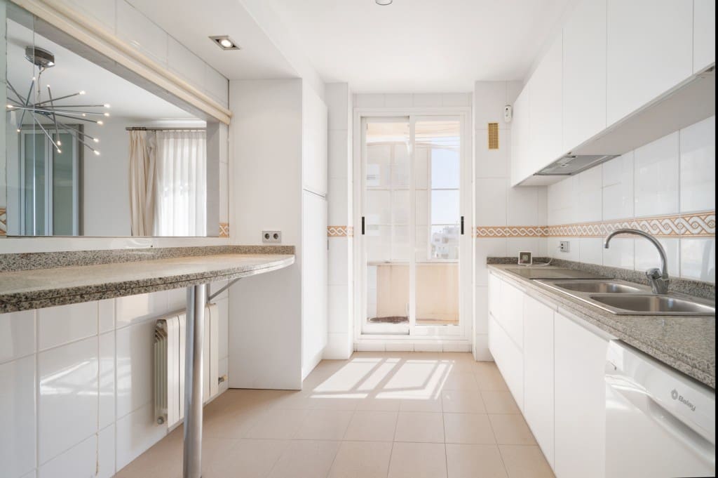 4 sovrum Lägenhet att hyra i Palma de Mallorca med pool garage - 2 400 € (Ref: 8523324)