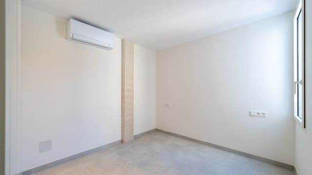 2 slaapkamer Appartement te huur in Palma de Mallorca - € 1.800 (Ref: 8523328)