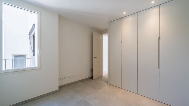 2 slaapkamer Appartement te huur in Palma de Mallorca - € 1.800 (Ref: 8523328)