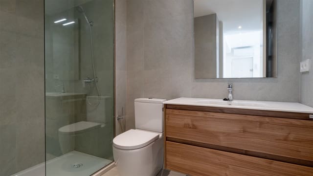 2 slaapkamer Appartement te huur in Palma de Mallorca - € 1.800 (Ref: 8523328)