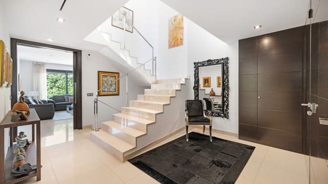 4 slaapkamer Villa te koop in Palma de Mallorca met zwembad - € 2.950.000 (Ref: 8523330)