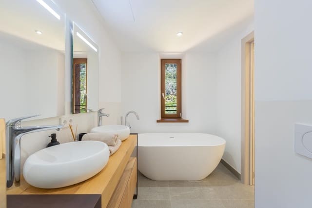 3 soveværelse Semi-Rækkehus til salg i Fornalutx med swimmingpool - € 1.550.000 (Ref: 8523356)