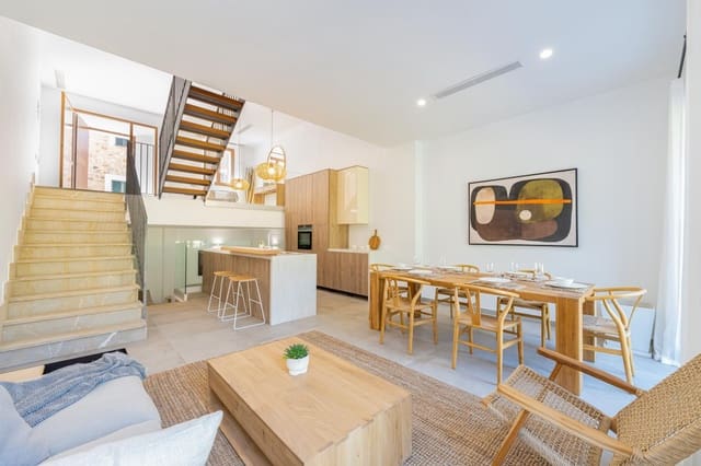 3 soveværelse Semi-Rækkehus til salg i Fornalutx med swimmingpool - € 1.550.000 (Ref: 8523356)