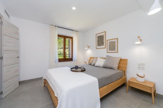 3 soveværelse Semi-Rækkehus til salg i Fornalutx med swimmingpool - € 1.550.000 (Ref: 8523356)